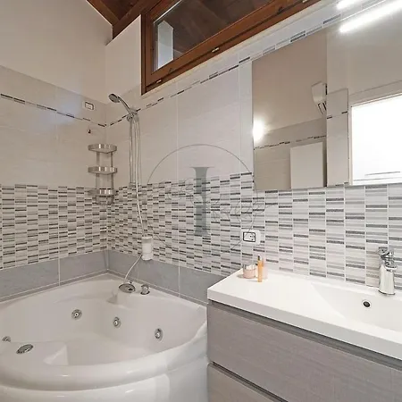 Apartment D1mora Roccoli2 - In With Pool